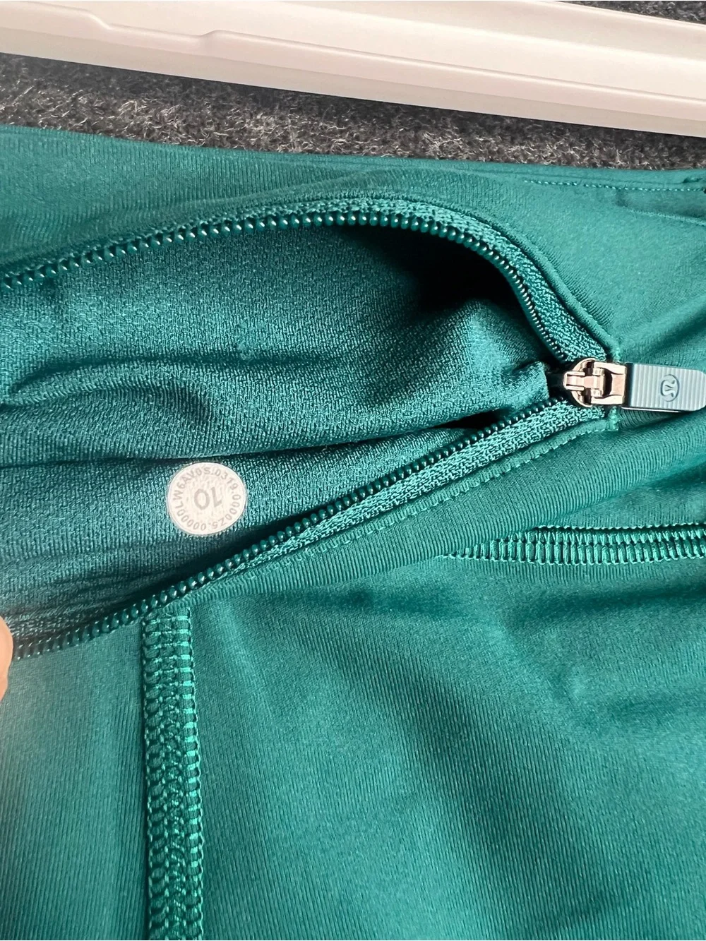 Lululemon Pace Rival Crop Full-On Luxtreme 22